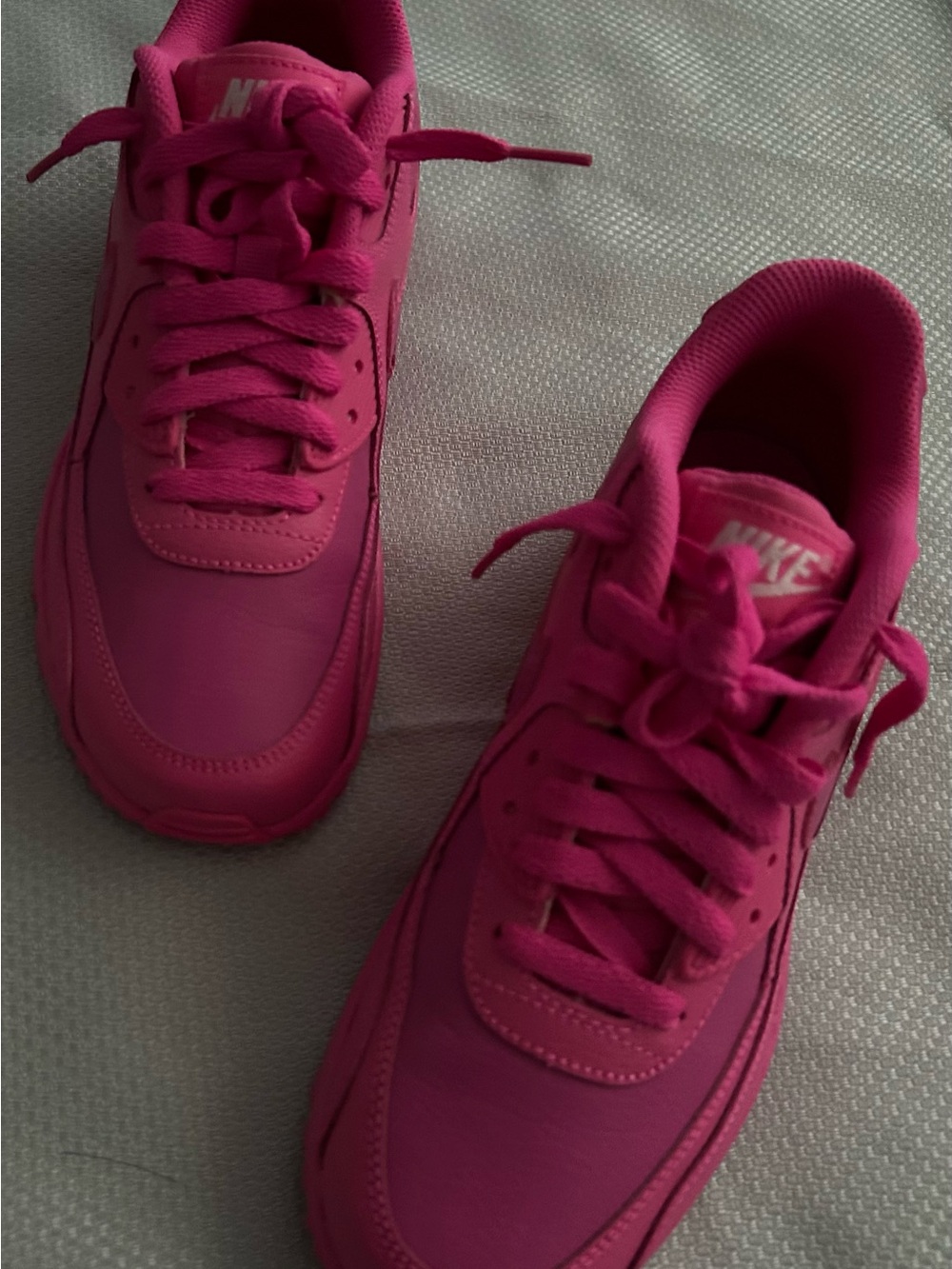 Nike Women's Hot Pink 90 Low-Top Sneakers